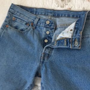Levi’s 501 Medium Wash Jeans (28”x32”)